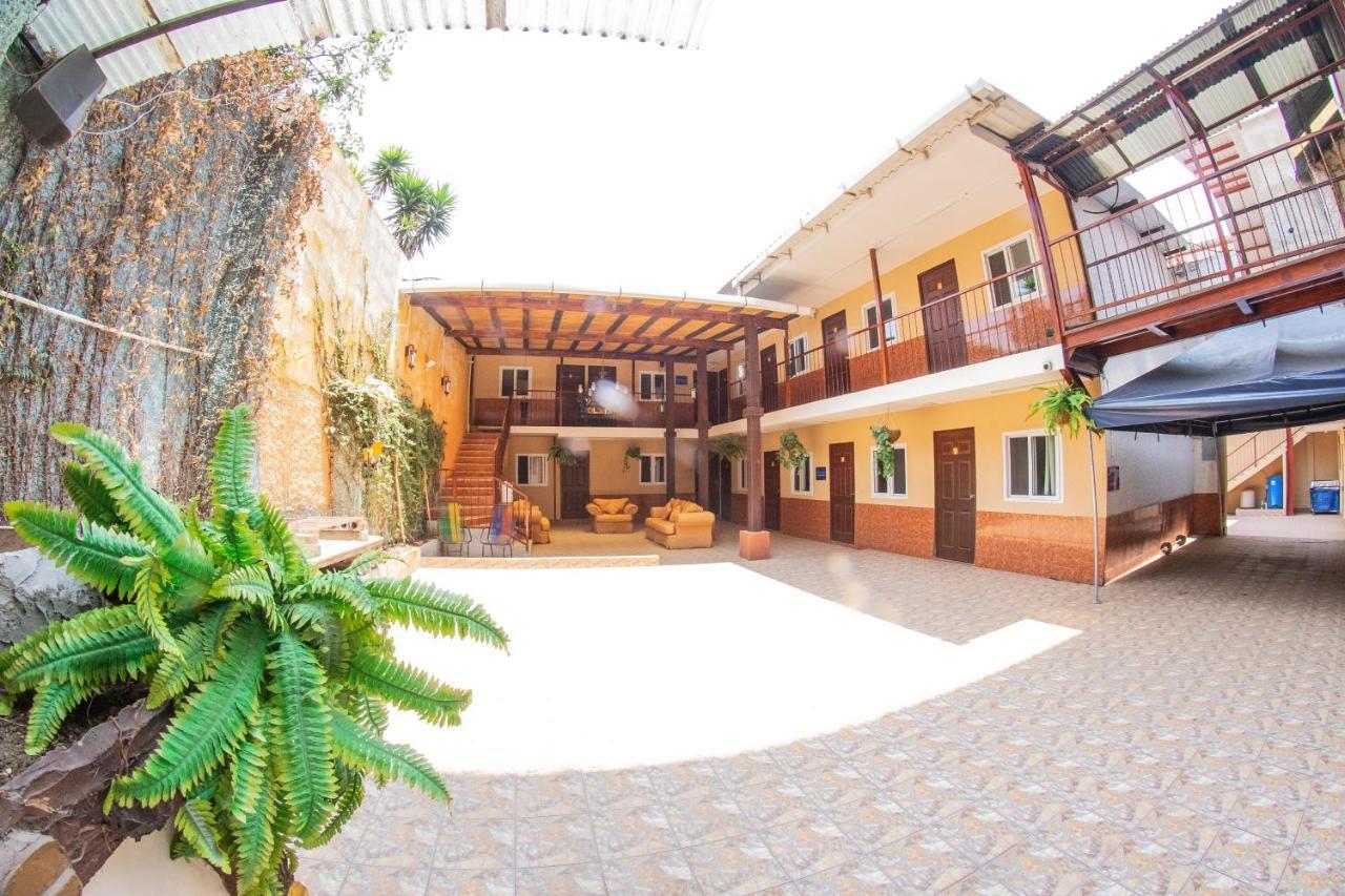 Euro Hostal Guatemala City Екстериор снимка
