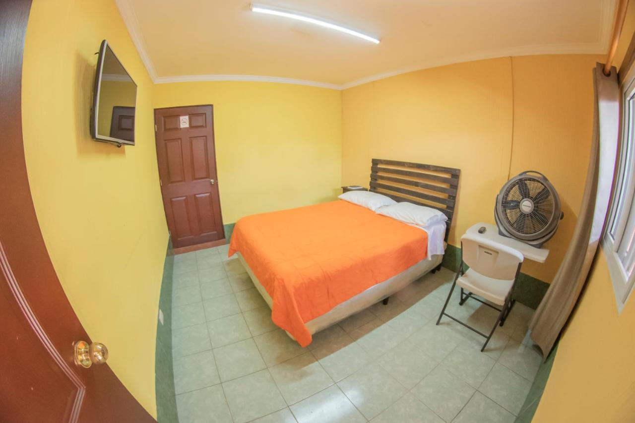 Euro Hostal Guatemala City Екстериор снимка