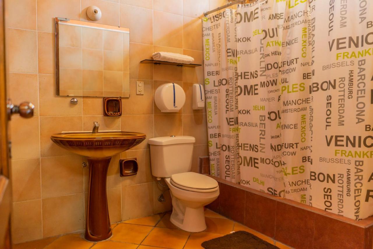 Euro Hostal Guatemala City Екстериор снимка