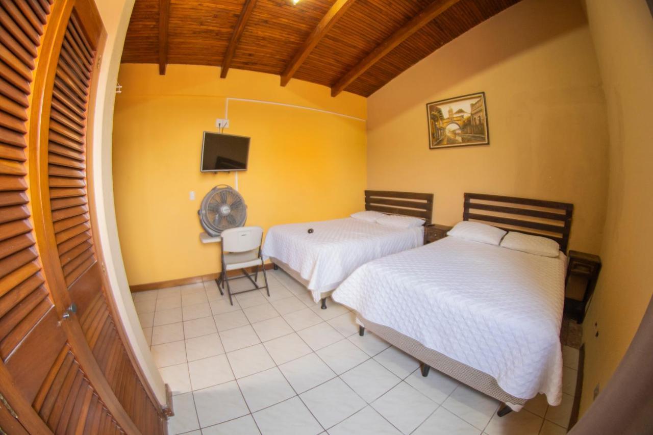 Euro Hostal Guatemala City Екстериор снимка