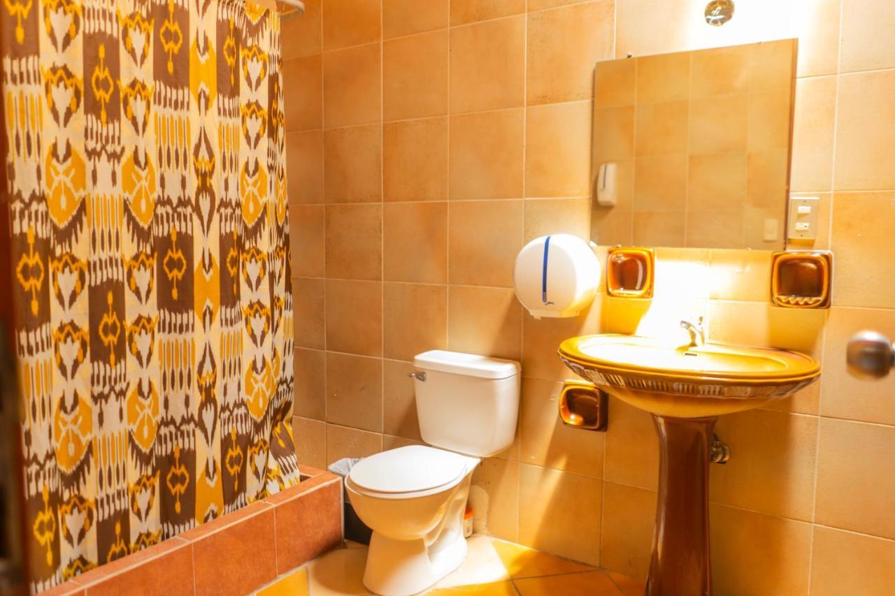 Euro Hostal Guatemala City Екстериор снимка